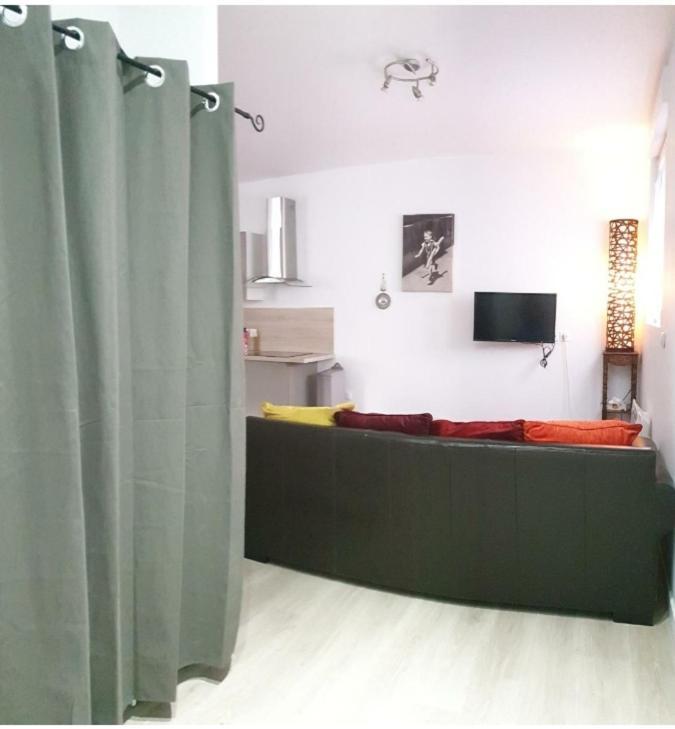 Appartement Hyper-Centre Epernay Avec Sauna Et Parking Prive Zewnętrze zdjęcie